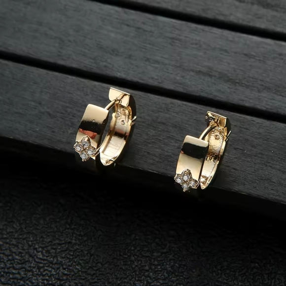 Anthropologie Jewelry - Gold Floral Studded Earrings